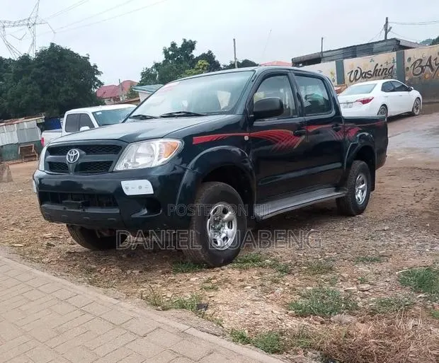 Toyota Hilux 2010 · Photo 2