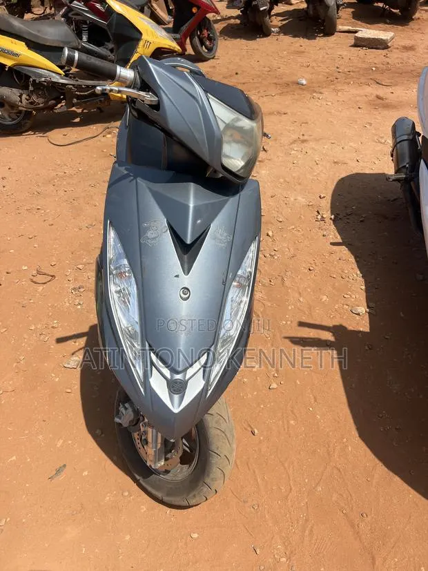 Yamaha Aerox 2018 Gray · Photo 1