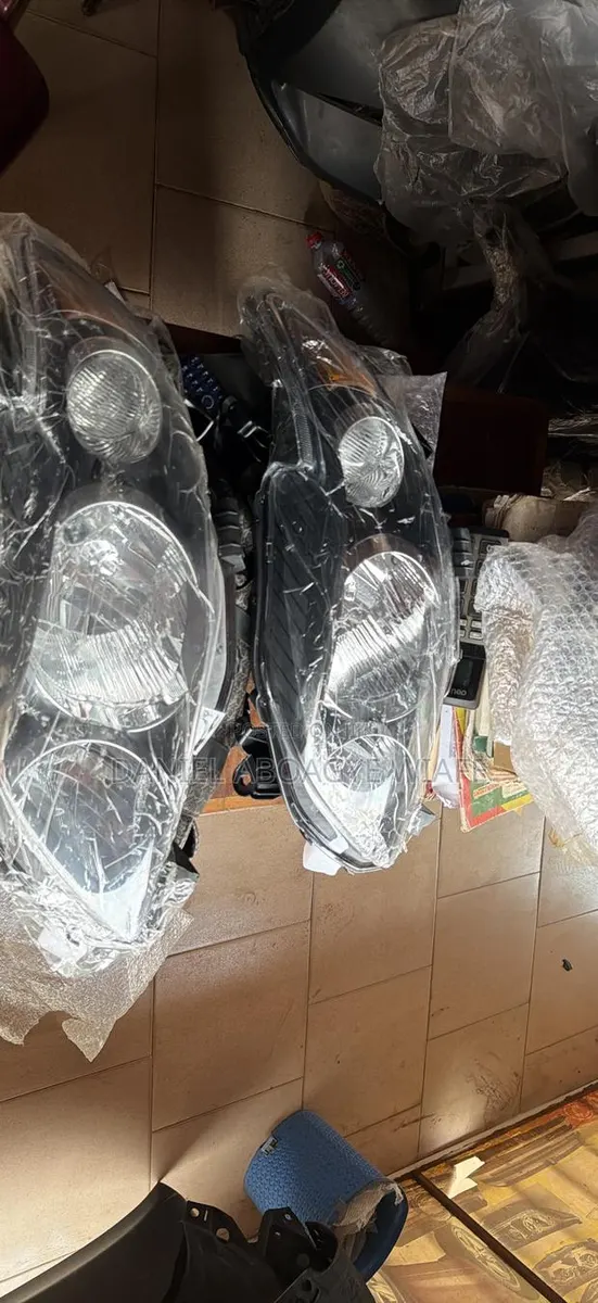 Corolla 2007-2009 Headlights · Photo 1