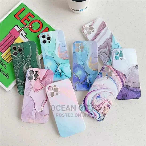 Marble Standcase for iPhone 12, 13, 14, 15 MODELS · Photo 1