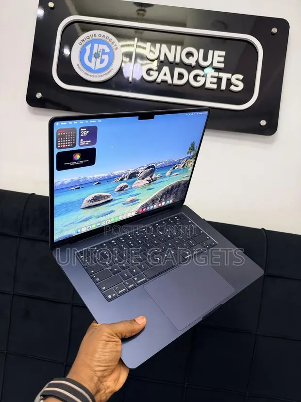 Laptop Apple MacBook Air 2026 M5 16GB Apple M5 SSD 512GB · Photo 1