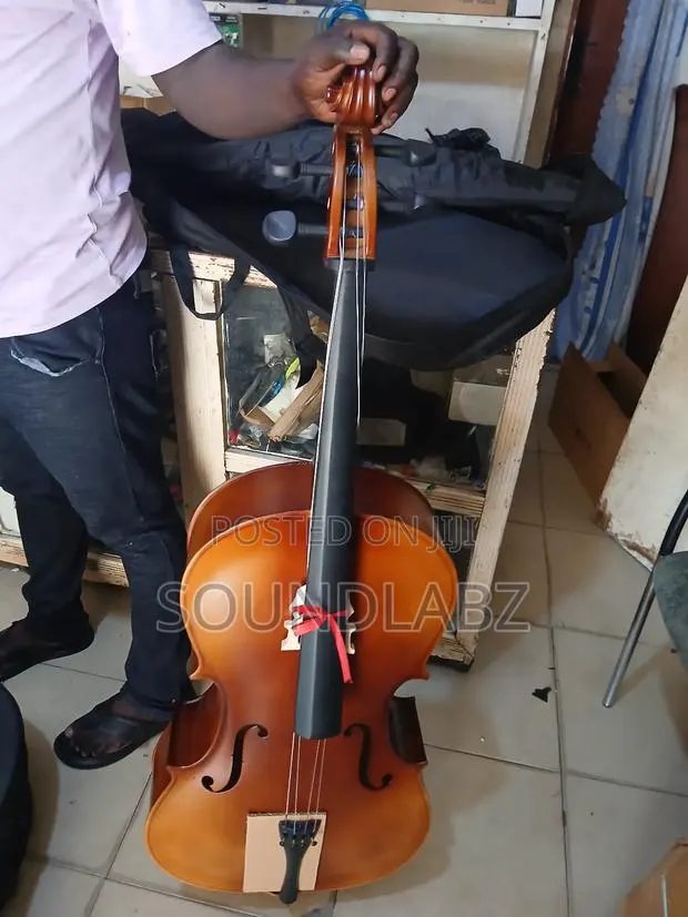 Yamaha Cello · Photo 1