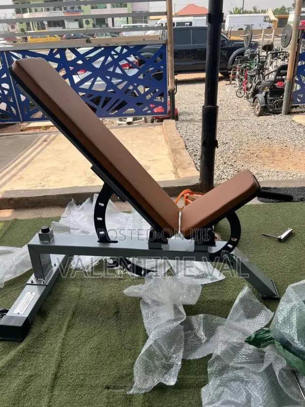 Commercial Adjustable Bench · Photo 1