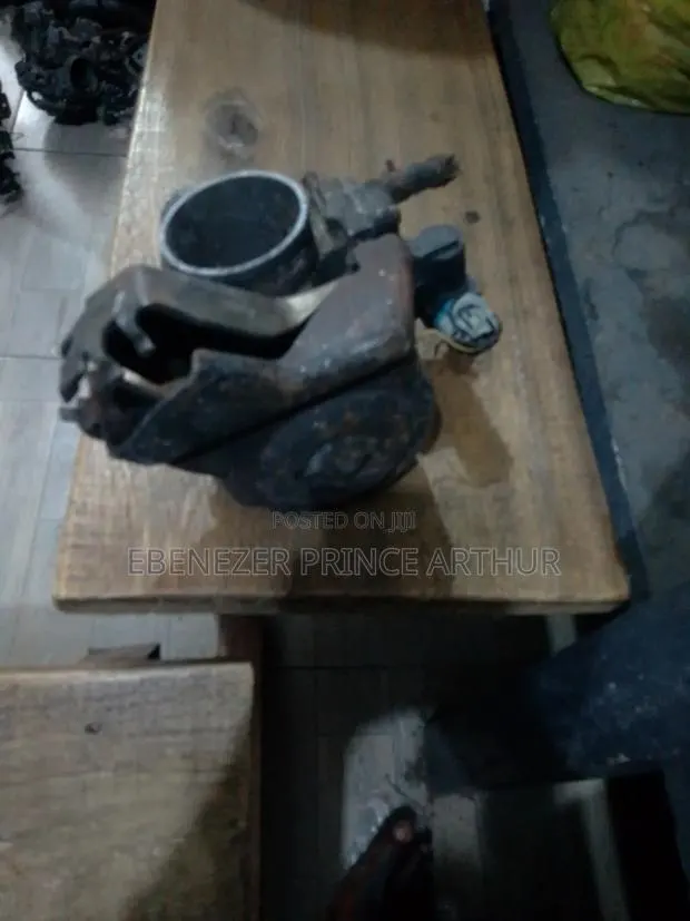 Vehicle Body Throttle · Photo 1