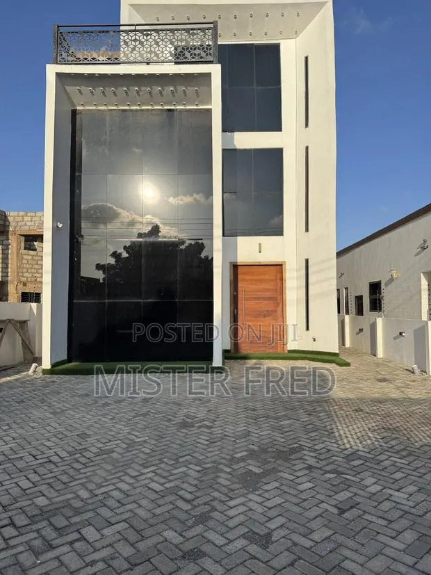 5bdrm House in Eastlegon Hills for sale · Photo 1