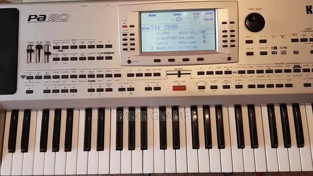 Korg Pa 80 Keyboard · Photo 1