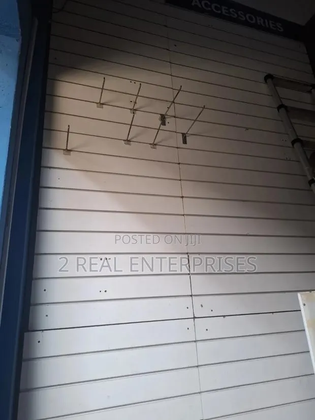Slat Walls With Hooks · Photo 1
