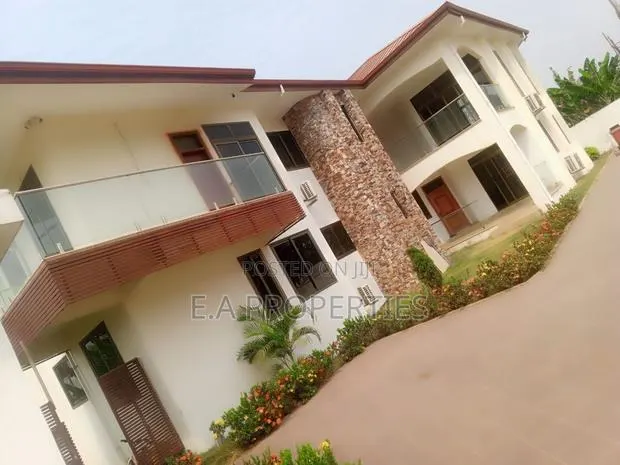 8bdrm House in E A Properties, Community 25 for sale · Photo 1