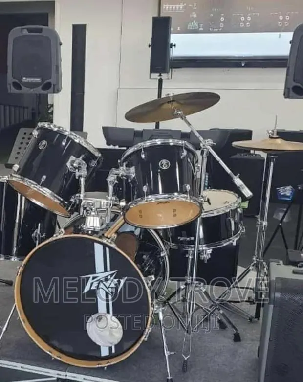 Peavey 5-Piece Complete Rock Drumset · Photo 1