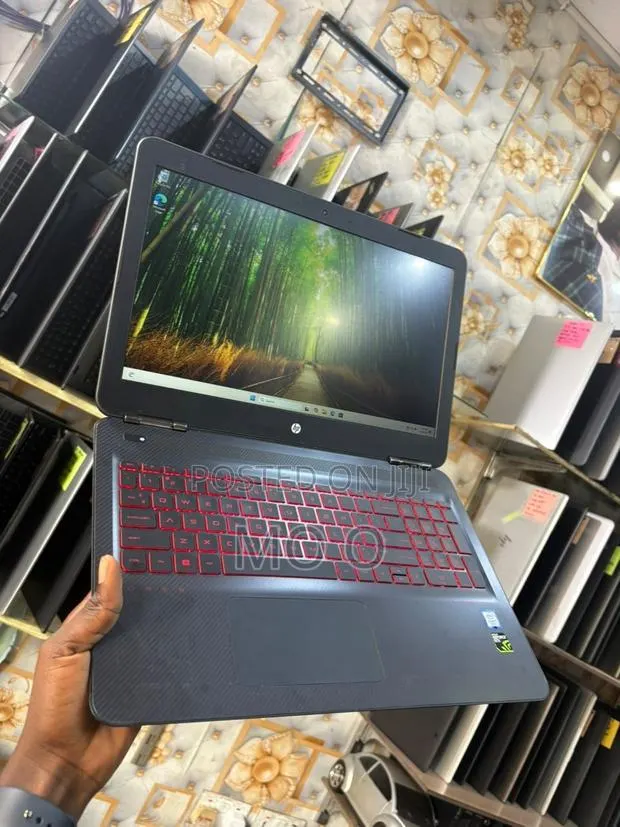 Laptop HP Omen 15 16GB Intel Core i7 SSD 512GB · Photo 1