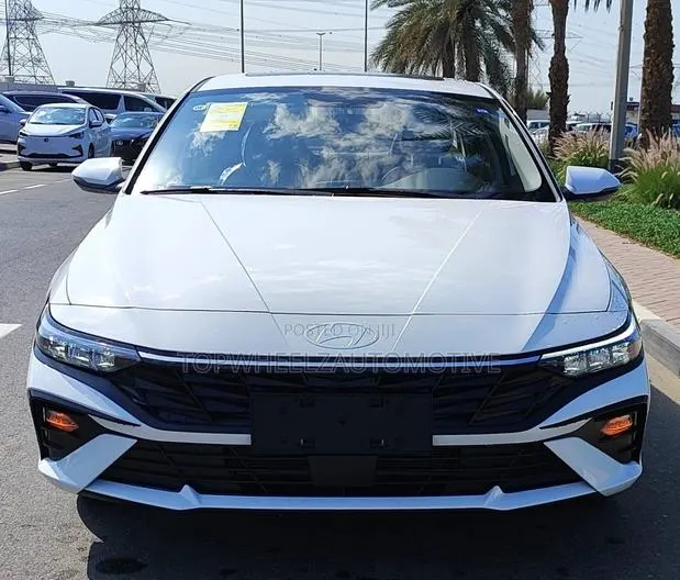 Hyundai Elantra 2025 White · Photo 1