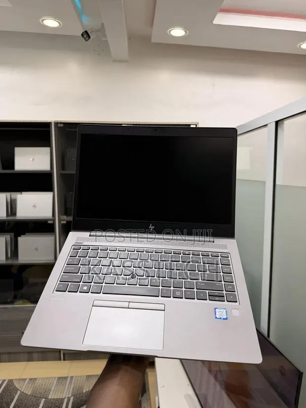Laptop HP ZBook 14u G6 8GB Intel Core i7 SSD 256GB · Photo 1