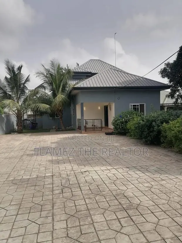 3bdrm House in God Estate Road, Amasaman for sale · Photo 1