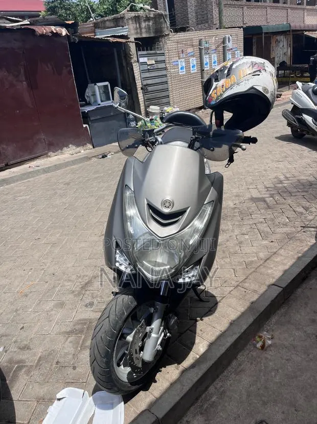 Yamaha Majesty 2020 Gray · Photo 1