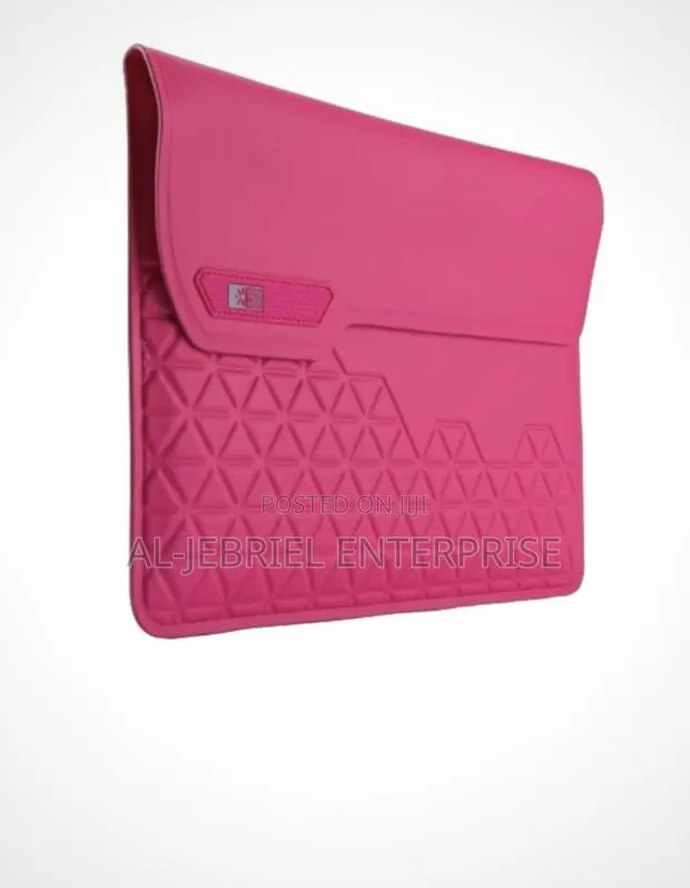 Case Logic Sleeve (Pink) · Photo 1