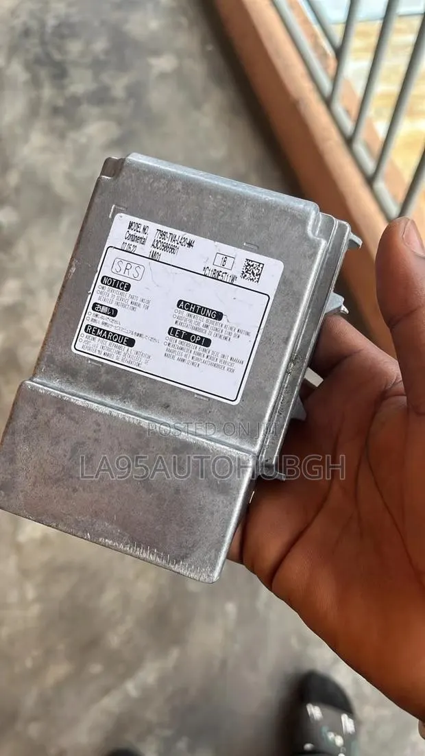 Honda Civic, Accord, CRV and HRV SRS Airbag Control Module Unit · Photo 1