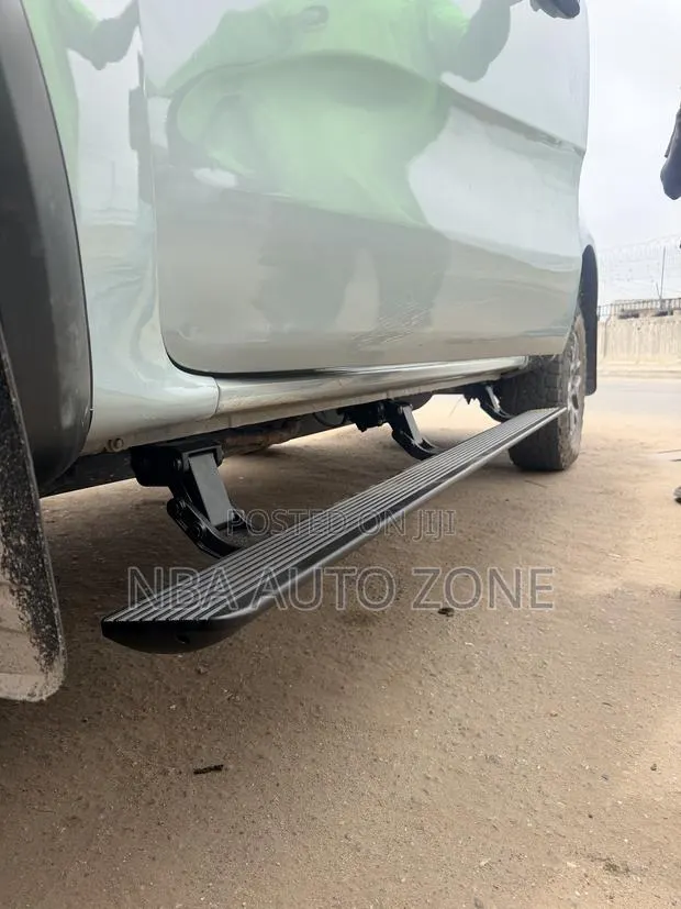 Automatic Foldable Side Step{Ford-F150,ram Hilux}(4x4) 2016-2026 · Photo 1