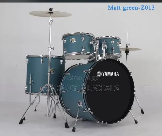 Full 5- Set Yamaha Drum · Photo 1