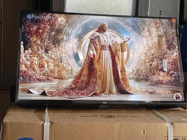 TCL 32” Home Entertainment Display · Photo 1