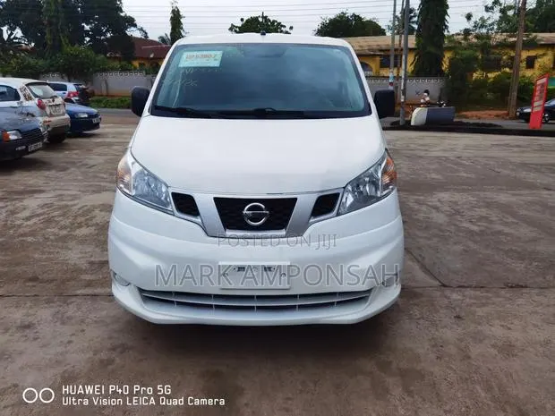 Nissan NV200 2018 White · Photo 1