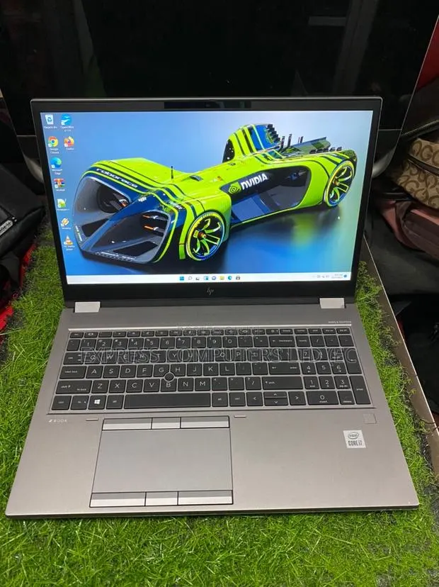 Laptop HP ZBook Firefly 15 G7 32GB Intel Core I7 SSD 1T · Photo 1