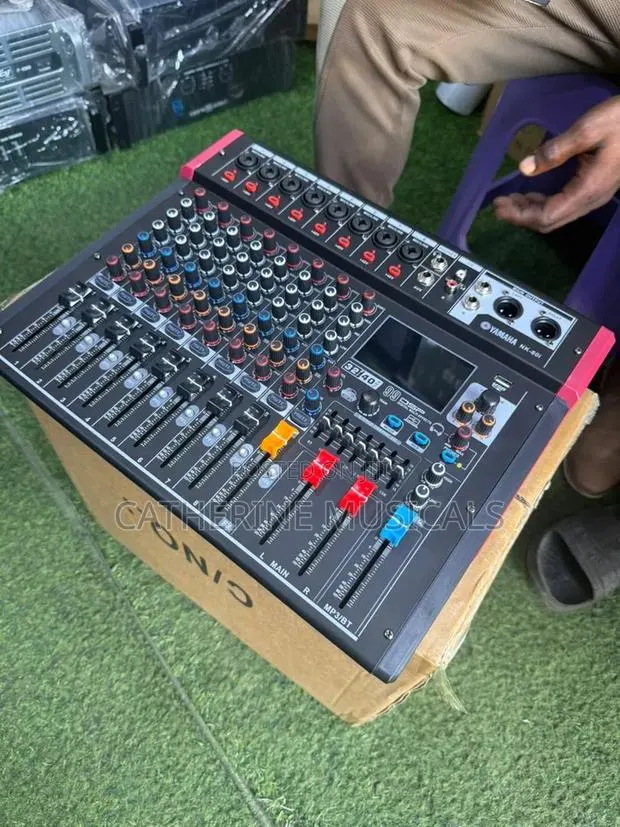 Yahama 8 Channel Raw Mixer With Effect · Photo 1