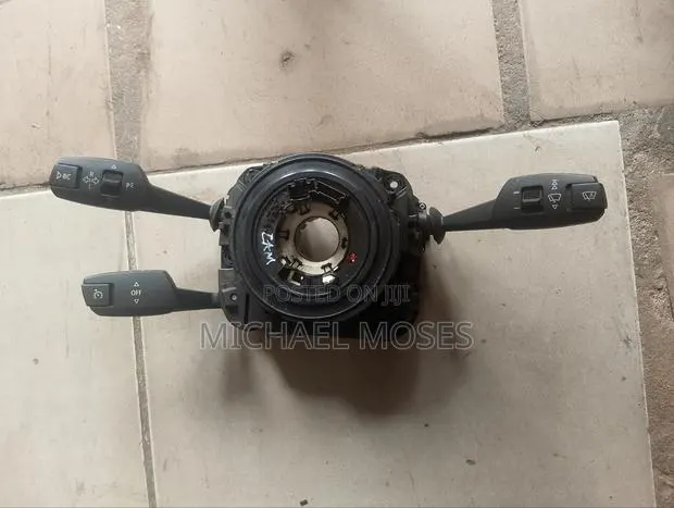 Horn Plate E90 · Photo 1