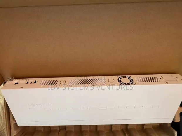 Miktrotik Ccr2116-12g-4s+ · Photo 1