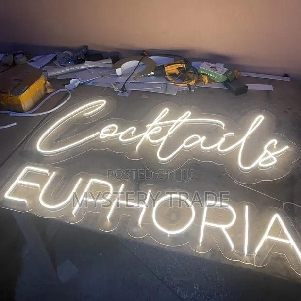 Neon Signage · Photo 1