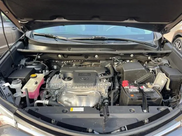 Toyota RAV4 Limited 4dr SUV (2.5L 4cyl 6A) 2018 Gray · Photo 1