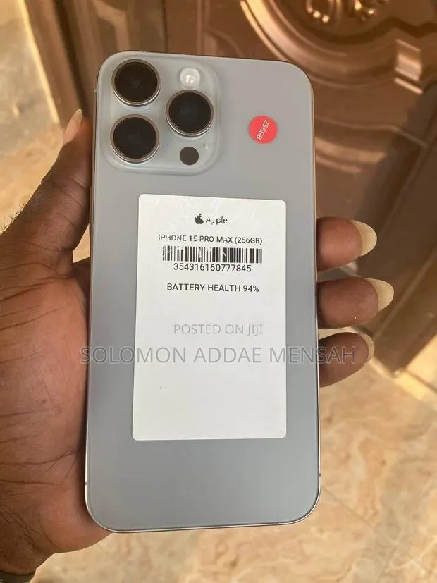Apple iPhone 15 Pro Max 256 GB White · Photo 1