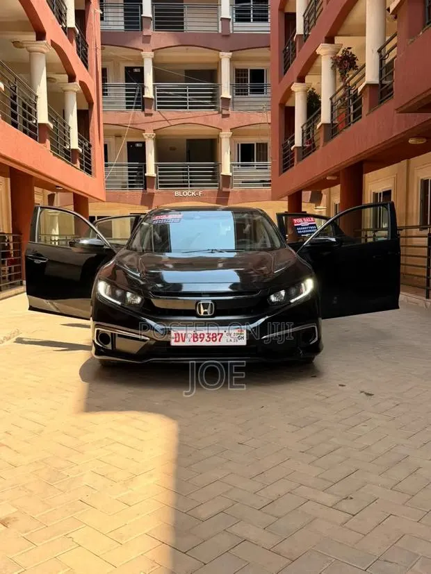 Honda Civic LX Sedan 2020 Black · Photo 1