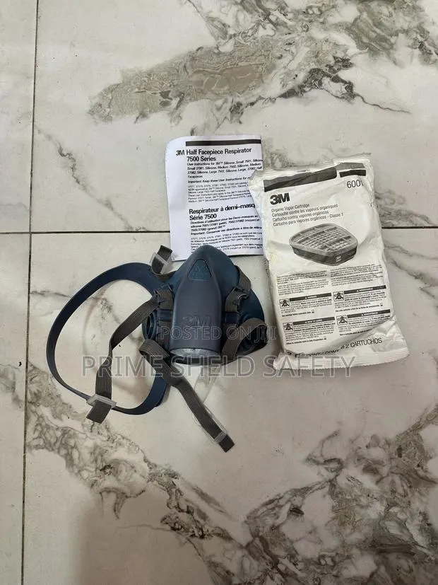 3M Half Face Respirator · Photo 1