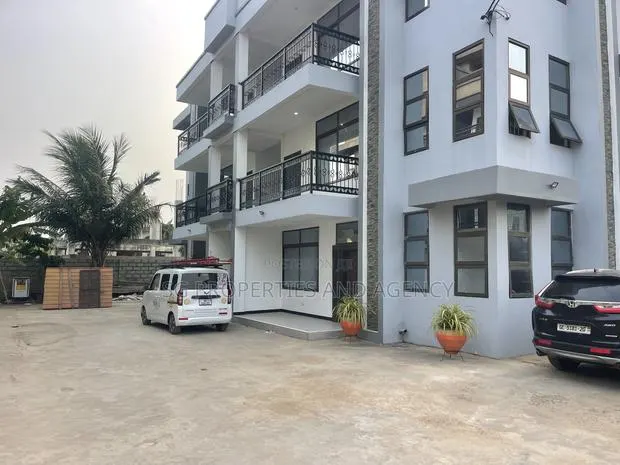 2bdrm Apartment in Lashibi, Sakumono for rent · Photo 1