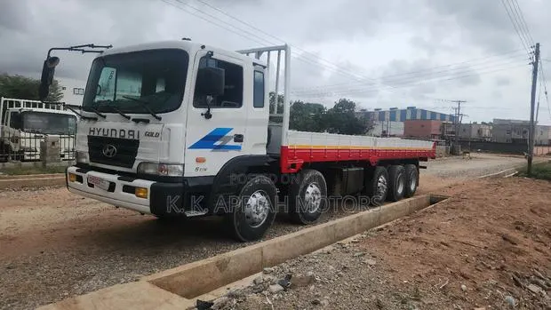 Hyundia 25 Tons Truck · Photo 1