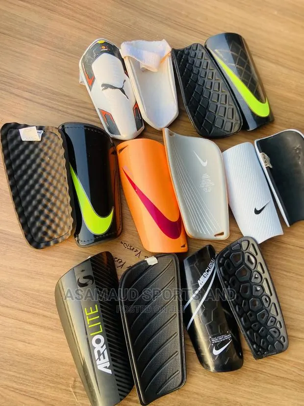 Original First Grade Shin Guard · Photo 1