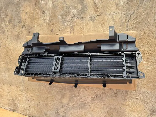 Honda CRV 2017 2018 2019 2020 2021 2022 Shutter Grill · Photo 1