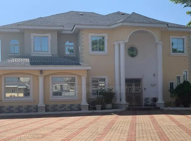 Furnished 7bdrm House in Tema Metropolitan for sale · Photo 1