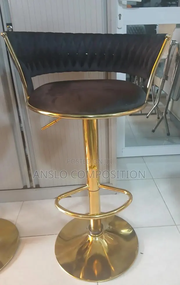 Promo-Golden Bar Stool · Photo 1