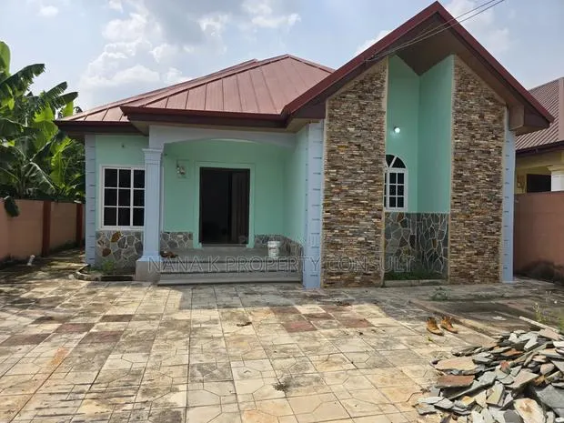 3bdrm House in Oyarifa, Ghana Flag for sale · Photo 1