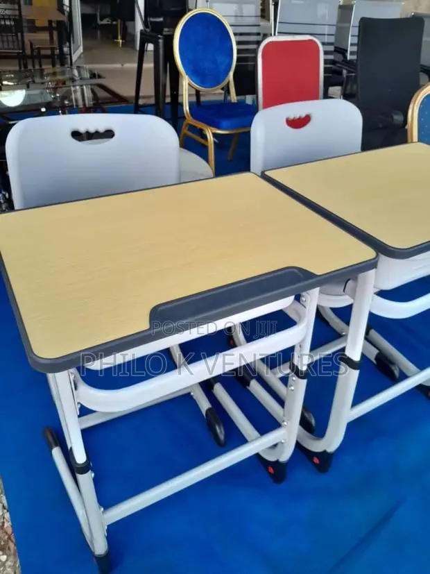 999 Student Desk for Sale · Photo 1