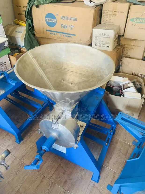 Commercial Vegetables Grinding Machine Pertrol Use Only · Photo 1