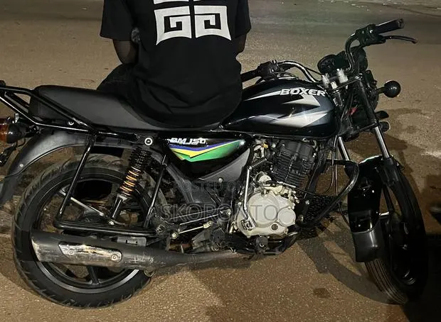 Bajaj Boxer 150 UG 2022 Black · Photo 1