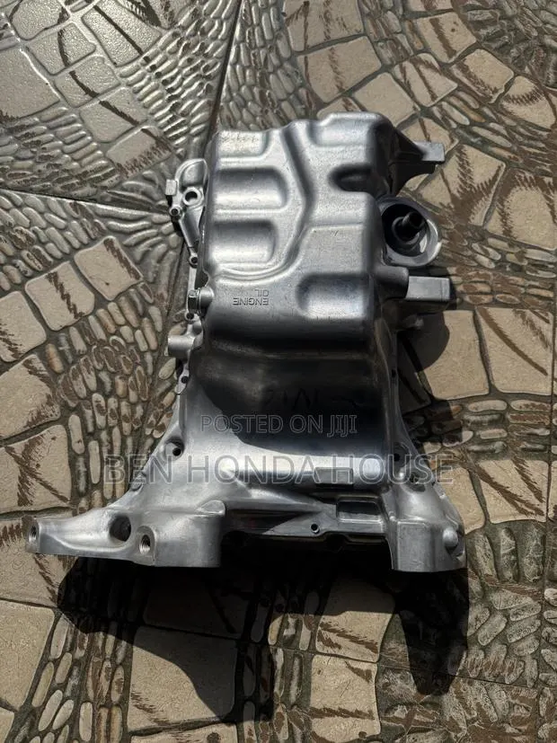 Honda Civic Oil Pan or Engine Sump · Photo 1