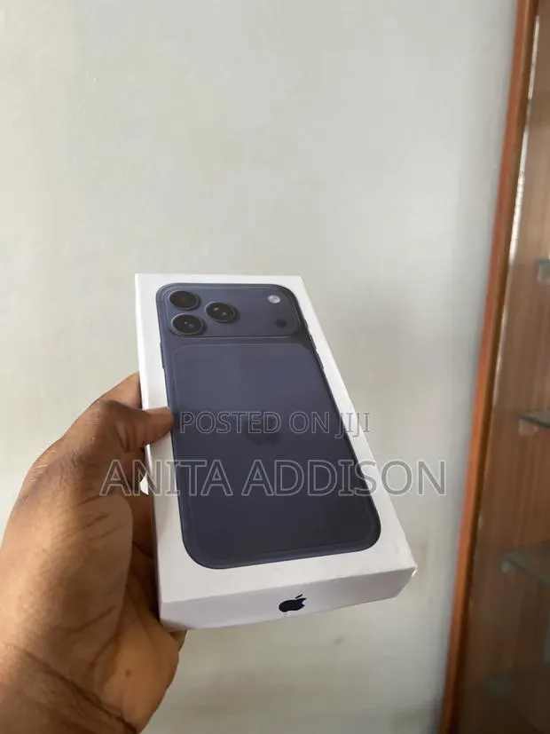 New Apple iPhone XS Max 256 GB Blue · Photo 1