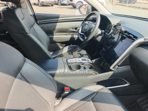 Hyundai Tucson 2023 White · Photo 1