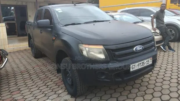 Ford Ranger Wildtrak 2015 Maroon · Photo 1