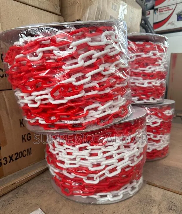 Red & White Plastic PE Safety Barrier Chain – High-Visibility Traffic · Photo 1