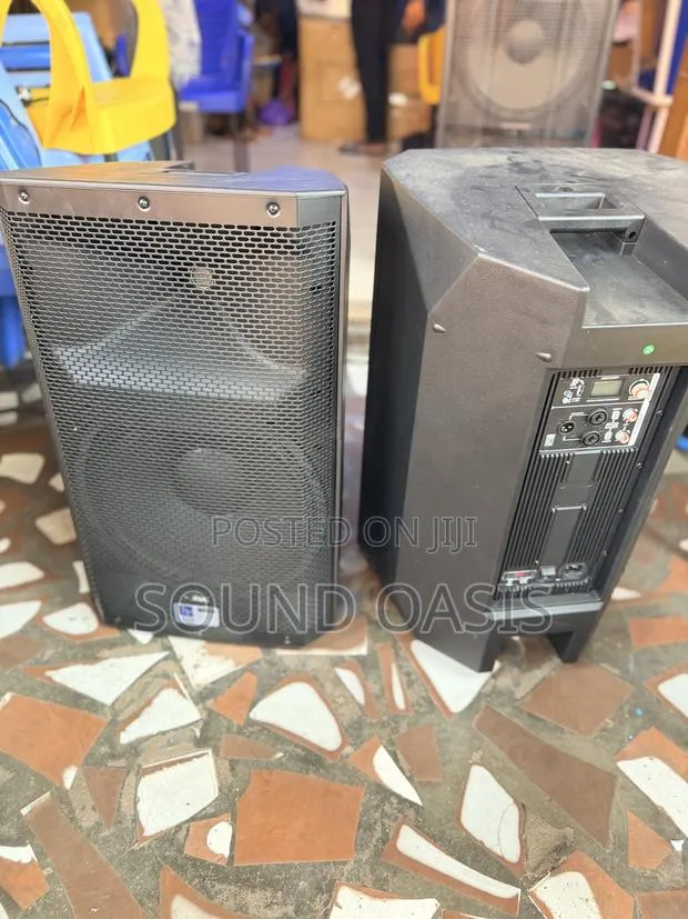 Fane 15 Inches Active Short Range Speaker/Stage Monitors · Photo 1