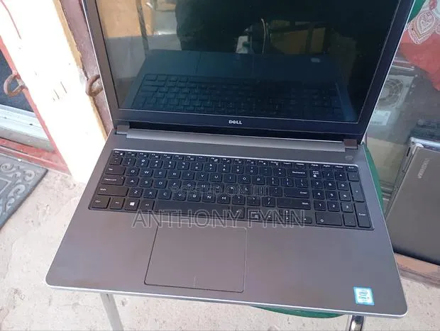 Laptop Dell Inspiron 15 5559 8GB Intel Core i7 SSD 256GB · Photo 1